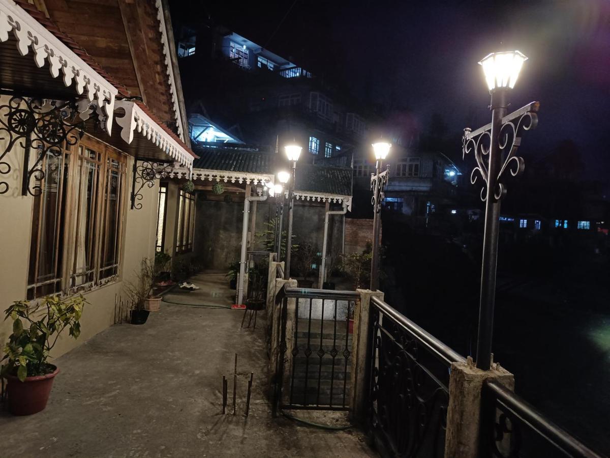 דרג'ילינג Marigold Manor Homestay מראה חיצוני תמונה